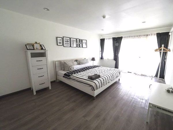 ให้เช่า-คอนโด-3-ห้องนอนไสตล์-มินิมอล-ที่คอนโดสราญใจแมนชั่น-ใกล้-bts-นานา-a-large-and-nice-minimal