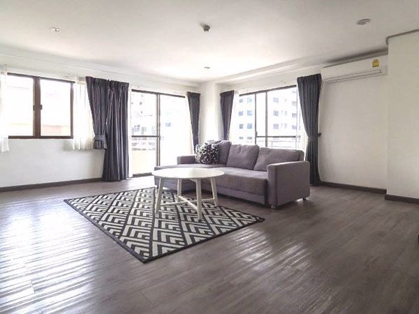 ให้เช่า-คอนโด-3-ห้องนอนไสตล์-มินิมอล-ที่คอนโดสราญใจแมนชั่น-ใกล้-bts-นานา-a-large-and-nice-minimal