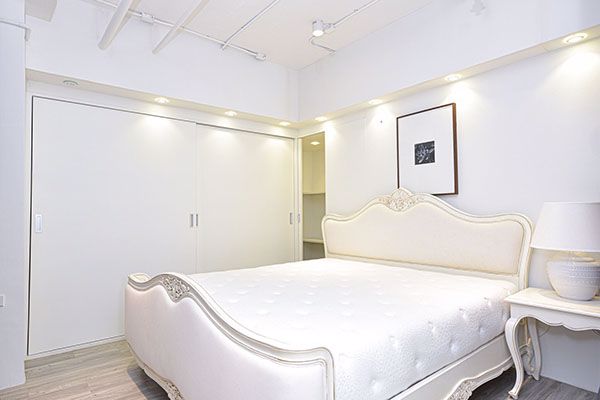 คอนโด-modern-chic-state-tower-สีลม-ห้อง-renovate-ใหม่กิ๊ก-a-newly-renovated-spacious-modern-chick