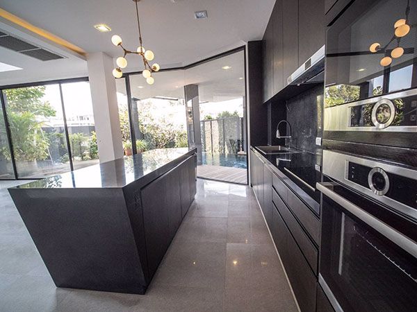 บ้านใหม่กริ๊บ-พร้อมสระว่ายน้ำ-เหมาะสำหรับทำสำนักงานหรือที่พักอาศัย-brandnew-single-house-with-pool