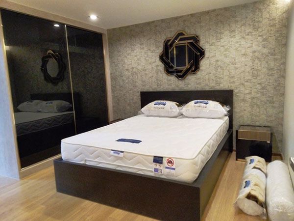 คอนโด-renovate-ใหม่กิ๊ก-แบบ-3-ห้องนอน-ในซอยร่วมฤดี-a-newly-renovated-3-bedroom-unit-in-soi-ruamrudee