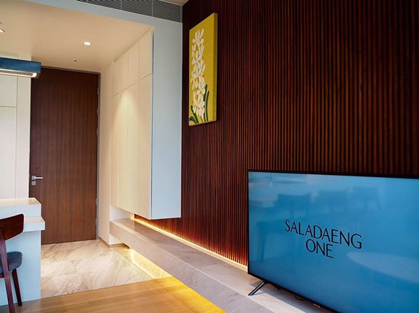 คอนโดหรู-ศาลาแดง-วัน-ห้องใหญ่-แต่งสวยแบบ-1-ห้องนอน-a-nice-and-large-1-bed-unit-at-saladaeng-one