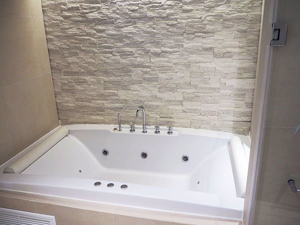 คอนโด-the-lake-แบบ-2-1-ห้องนอน-พื้นที่กว้าง-a-spacious-nicely-décor-2-1-bed-unit-at-the-lake