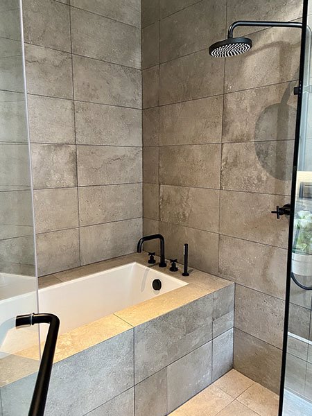 คอนโดสุดหรูแต่งสวยใหม่กิ๊ก-แบบ-2-ห้องนอน-ที่-สุขุมวิท-ซอย-21-a-nicely-décor-and-brand-new-2-bedroom