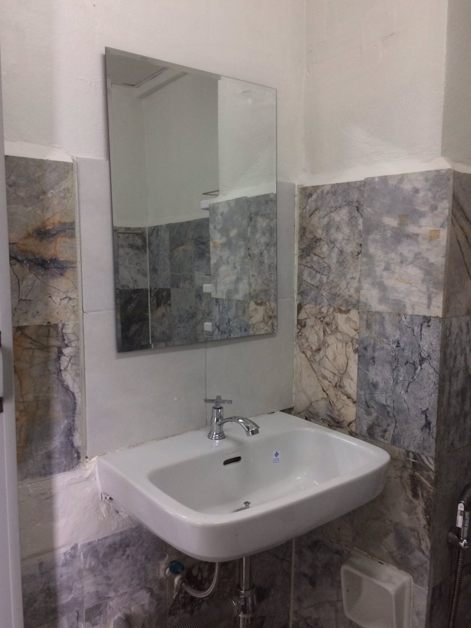 ห้องว่าง-ให้เช่าที่นิรันดร์คอนโดเทล-4-อยู่ชั้น-7-ราคาไม่แพง-อากาศถ่ายเทสะดวก-บรรยากาศดี-ปรับปรุงใหม่