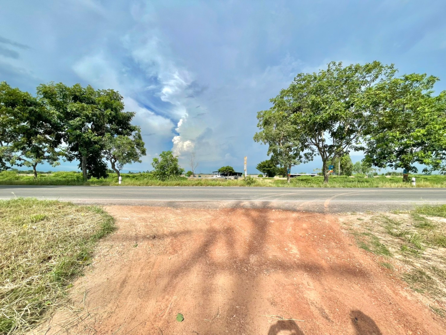 ขายสิทธิ-ที่ถมแล้ว-1-ไร่-2-งาน-ตดงละคร-อเมือง-จนครนายก-ใกล้ร้านครัวลมโชย-ติดถนน