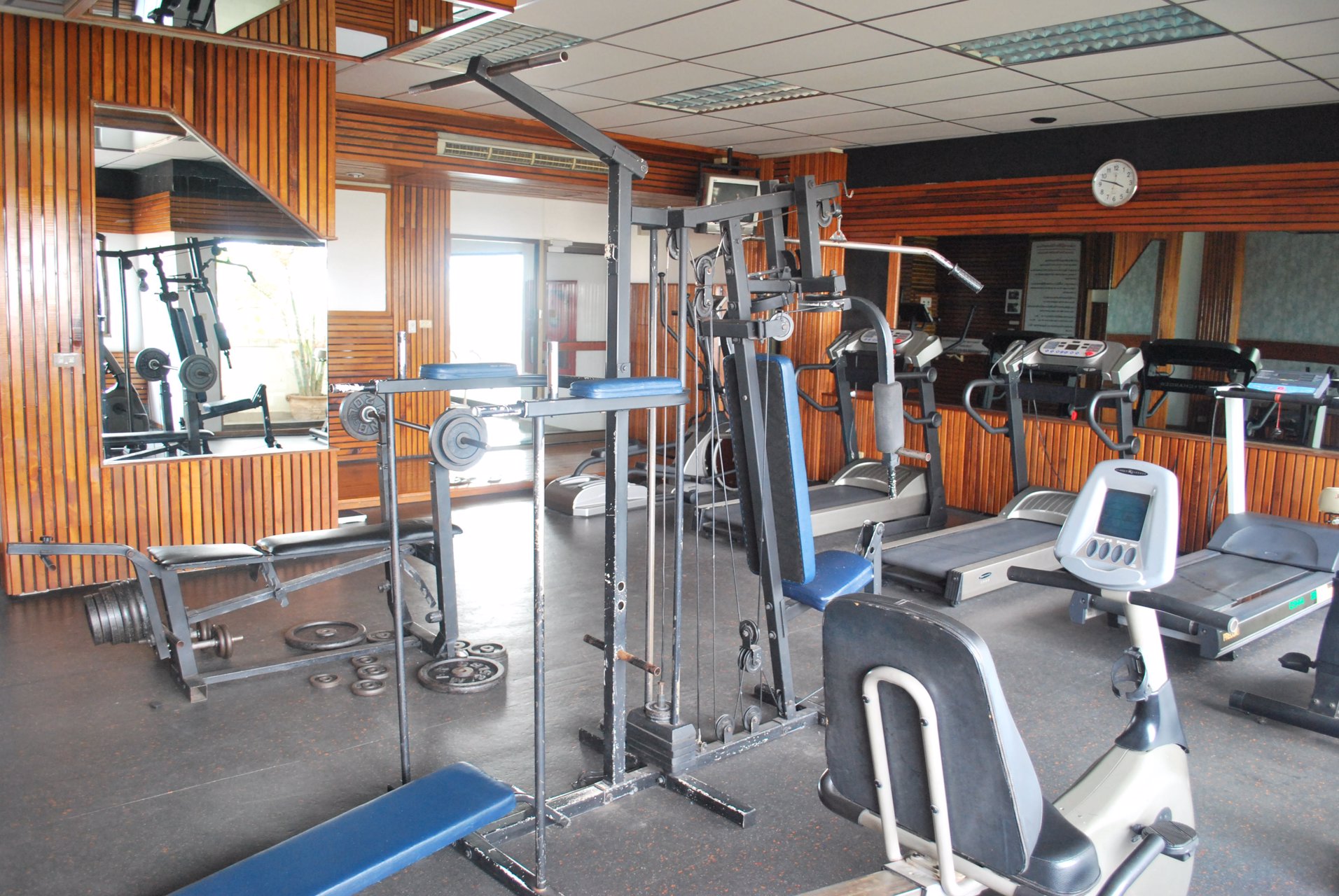 ขายด่วนลดราคาออฟฟิศ-office-ในคอนโดอยู่ติดถนนใหญ่อ่อนนุช-180-ตรมราคา-ตรม-ละ-38000-หรือ-684ล้าน