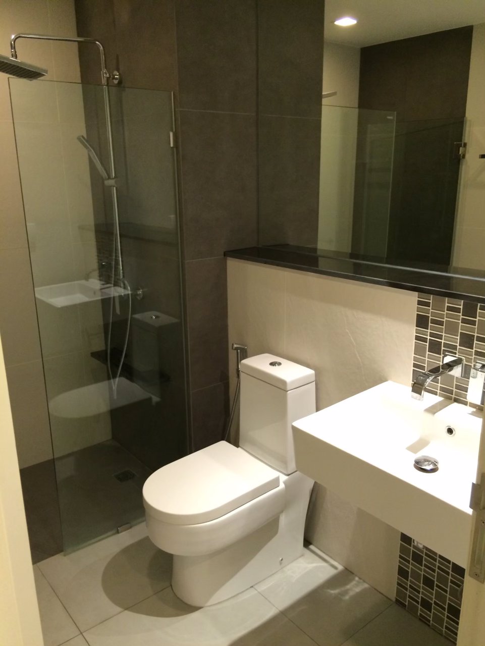 ให้เช่าคอนโดเออบาโน่แอบโซลูท-สาทร-ตากสิน-ใกล้-bts-กรุงธนบุรี-โทร-0806288997-ม่อน-‪https-linee-sd