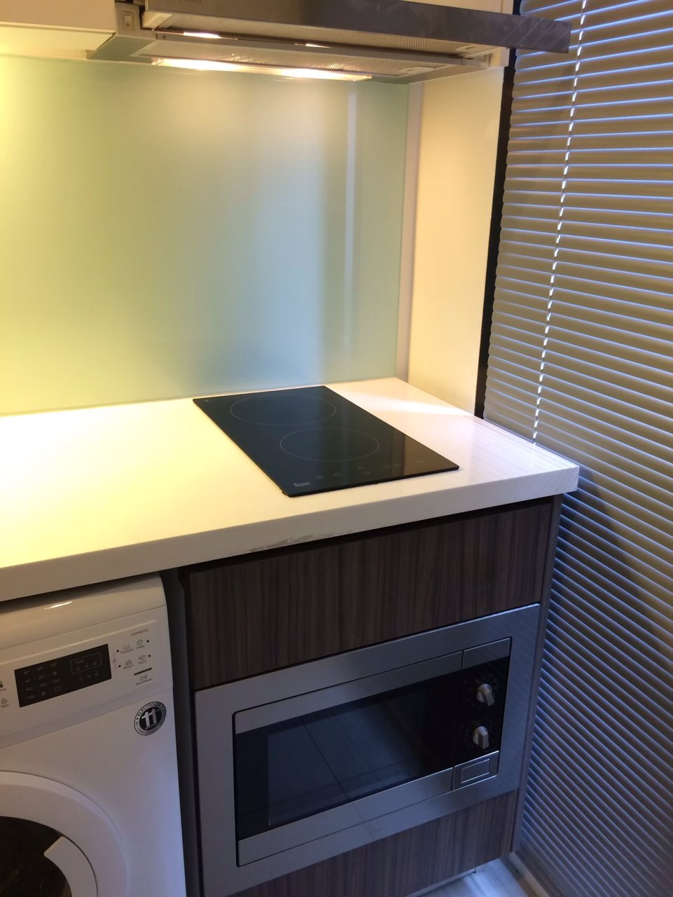 ให้เช่าคอนโดเออบาโน่แอบโซลูท-สาทร-ตากสิน-ใกล้-bts-กรุงธนบุรี-โทร-0806288997-ม่อน-‪https-linee-sd