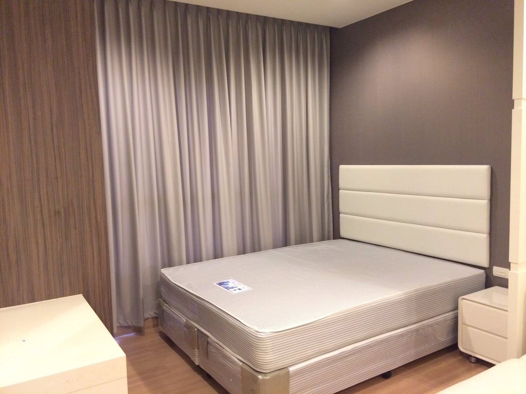 ให้เช่าคอนโดเออบาโน่แอบโซลูท-สาทร-ตากสิน-ใกล้-bts-กรุงธนบุรี-โทร-0806288997-ม่อน-‪https-linee-sd