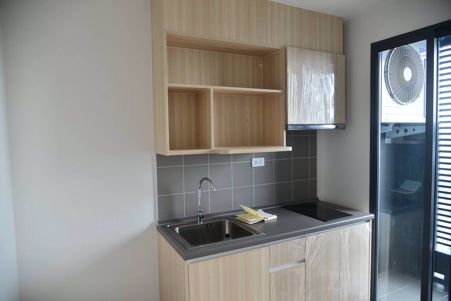 ให้เช่า-ideo-o2-ไอดีโอ-โอทู-11000-ตึก-a-ชั้น-30-โทร-0806288997-ม่อน