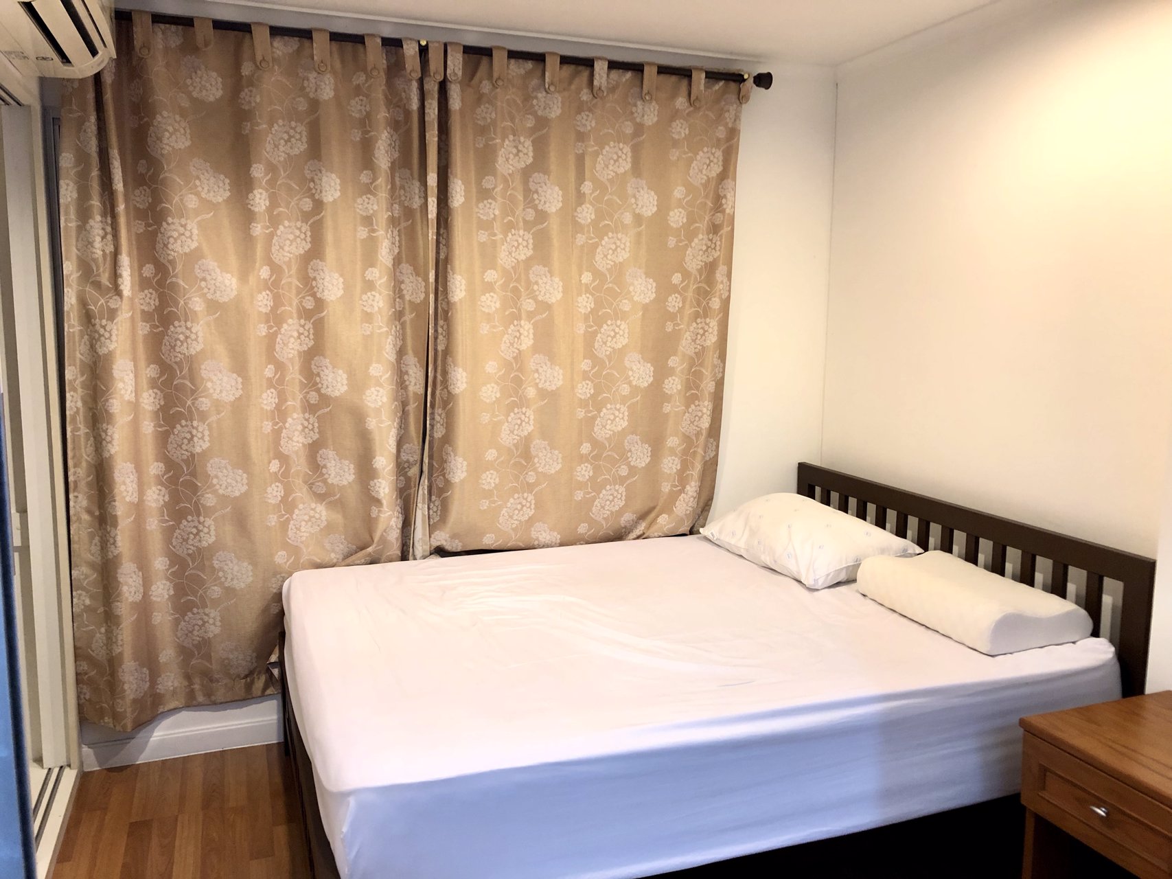 ให้เช่าคอนโดลุมพินีเพลส-พระราม4-กล้วยน้ำไท-ชั้น-10-ให้เช่า-10000-บาท-โทร-0806288997-คุณม่อน