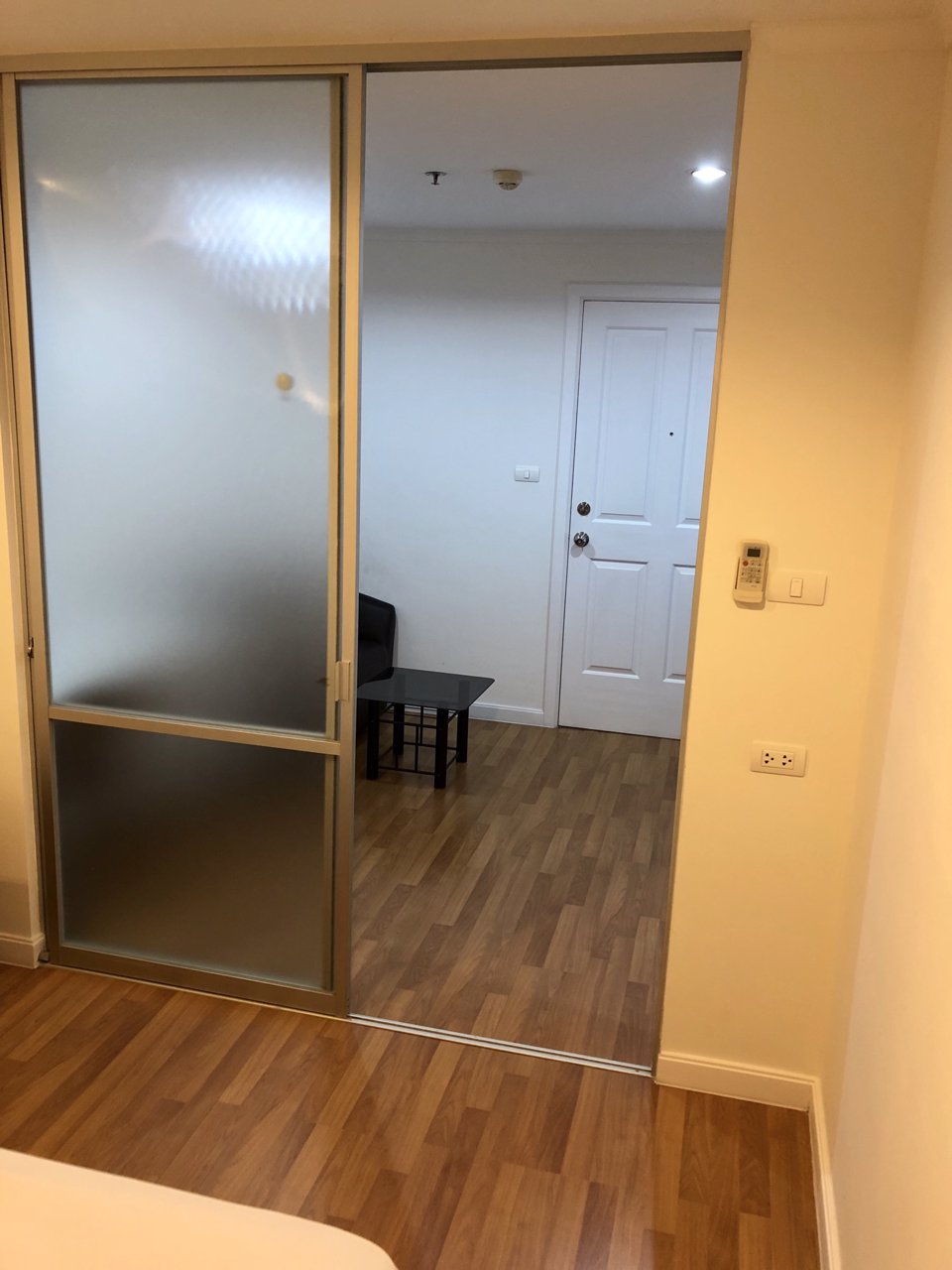 ให้เช่าคอนโดลุมพินีเพลส-พระราม4-กล้วยน้ำไท-ชั้น-10-ให้เช่า-10000-บาท-โทร-0806288997-คุณม่อน