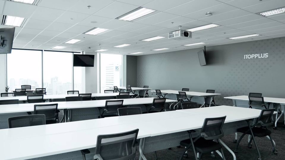 ให้เช่าสำนักงานชั่วคราว-ราคาทุน-ส่วนกลางครบ-aia-capital-center-รัชดา-ชั้น-32-พื้นที่-241-ตรม