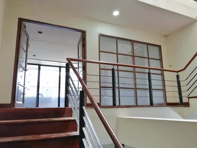 sk1-ให้เช่าทาวน์โฮม-3ชั้น-ซอยลาดพร้าว42-เหมาะสำหรับพักอาศัยหรือทำออฟฟิต