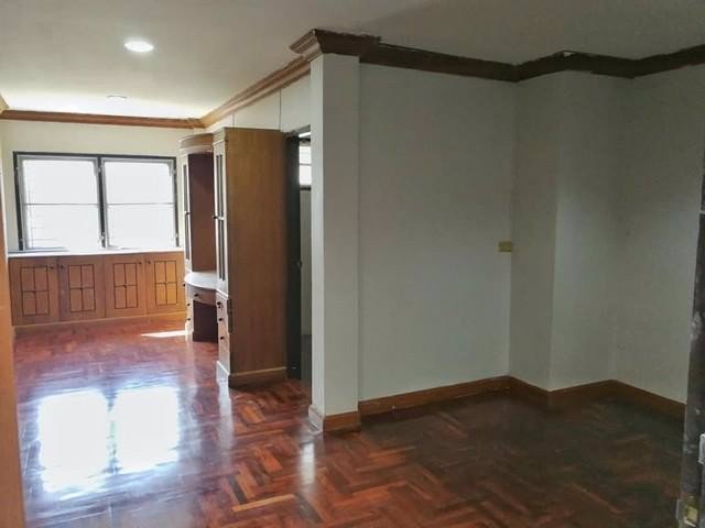 sk1-ให้เช่าทาวน์โฮม-3ชั้น-ซอยลาดพร้าว42-เหมาะสำหรับพักอาศัยหรือทำออฟฟิต