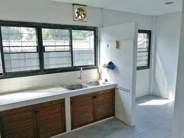 sk1-ให้เช่าทาวน์โฮม-3ชั้น-ซอยลาดพร้าว42-เหมาะสำหรับพักอาศัยหรือทำออฟฟิต