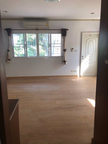 b86-ให้เช่าทาวน์เฮ้าส์-3ชั้น-ถนนสาธุประดิษฐ์-15-เขต-ยานนาวา-บ้านสวย-พึ่งรีโนเวทใหม่-เหมาะสำหรับพักอ