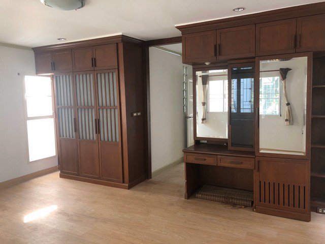 b86-ให้เช่าทาวน์เฮ้าส์-3ชั้น-ถนนสาธุประดิษฐ์-15-เขต-ยานนาวา-บ้านสวย-พึ่งรีโนเวทใหม่-เหมาะสำหรับพักอ