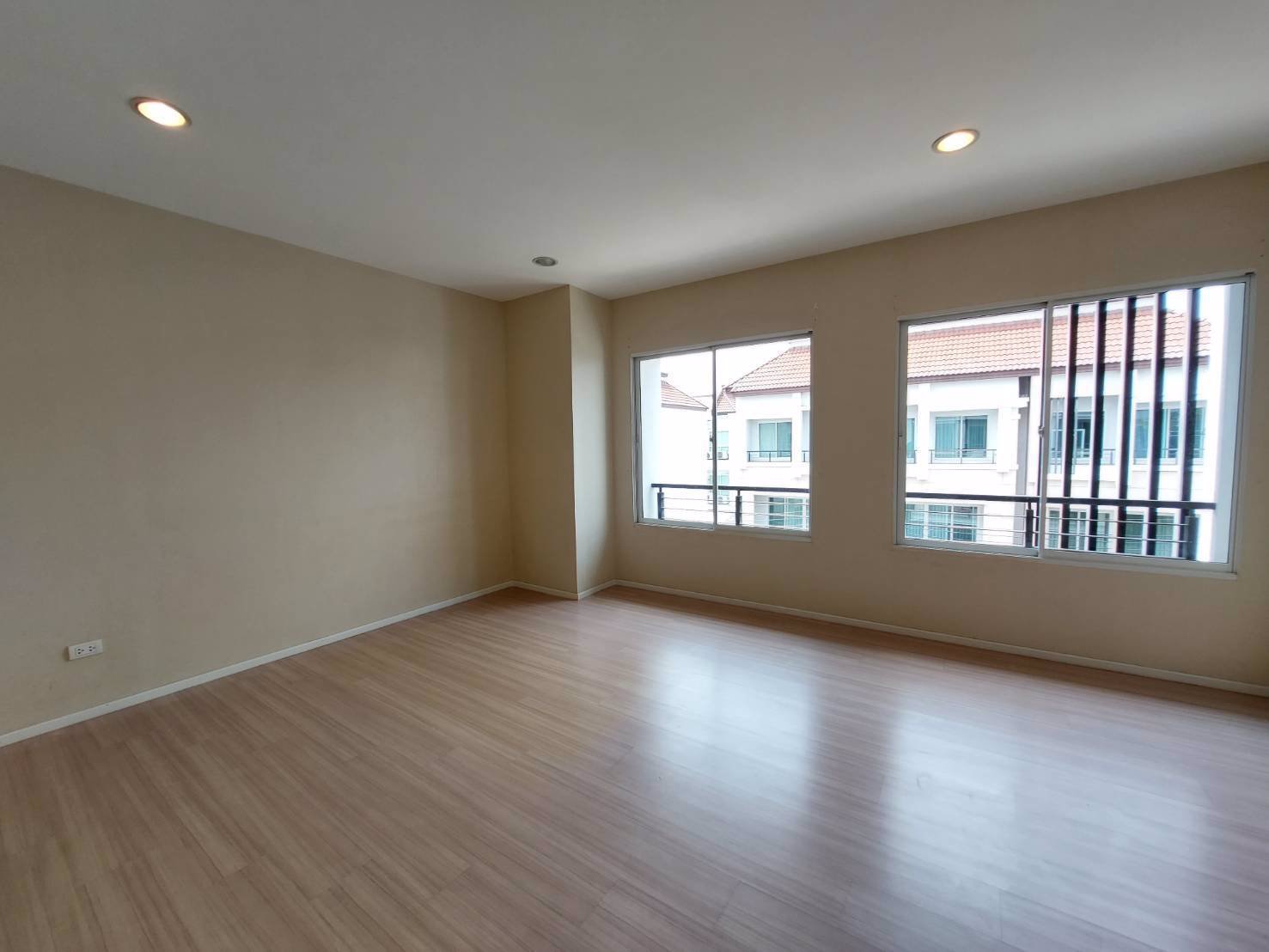 ขาย-ทาวน์โฮม-บ้านกลางเมือง-เกษตร-นวมินทร์-baan-klang-muang-kaset-nawamin