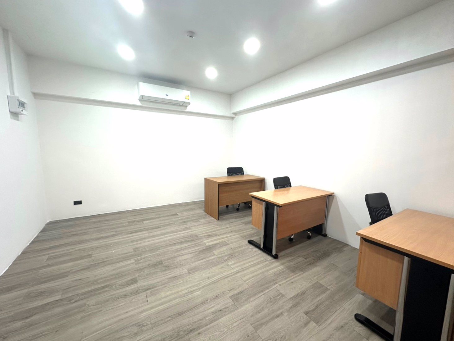 ออฟฟิศให้เช่า-18-ตรม-ราคาถูก-พร้อมให้เช่า-ใกล้-bts-สีชมพู-เมืองทองธานี-ปากเกร็ด