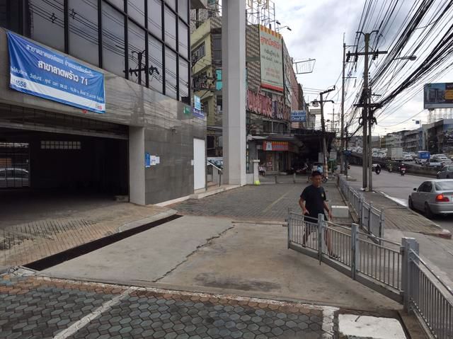 ให้เช่าอาคารทั้งหลัง-พร้อมพื้นที่จอดรถ-ติดถนนงามวงศ์วาน