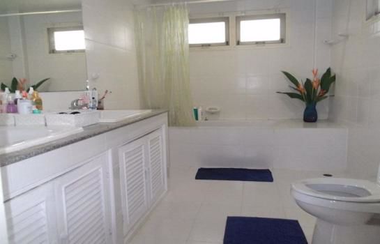 ขายและให้เช่าบ้านเดี่ยวหลังใหญ่-พร้อมสระว่ายน้ำ-ซอยนวมินทร์-111-ใกล้เลียบทางด่วนเอกมัยรามอินทรา-