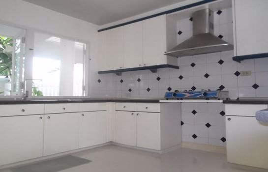 ขายและให้เช่าบ้านเดี่ยวหลังใหญ่-พร้อมสระว่ายน้ำ-ซอยนวมินทร์-111-ใกล้เลียบทางด่วนเอกมัยรามอินทรา-