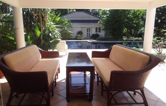 ขายและให้เช่าบ้านเดี่ยวหลังใหญ่-พร้อมสระว่ายน้ำ-ซอยนวมินทร์-111-ใกล้เลียบทางด่วนเอกมัยรามอินทรา-