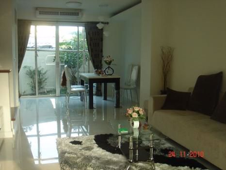 ทาวน์โฮมออฟฟิตบ้านแฝดหลังใหญ่-สร้างใหม่-3ชั้น-ห่าง-mrtห้วยขวางเพียง-800-m