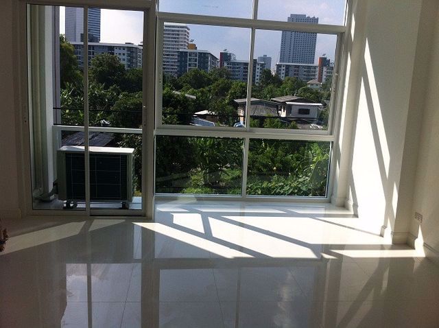 ขายทาวน์โฮมออฟฟิต-ห้วยขวาง