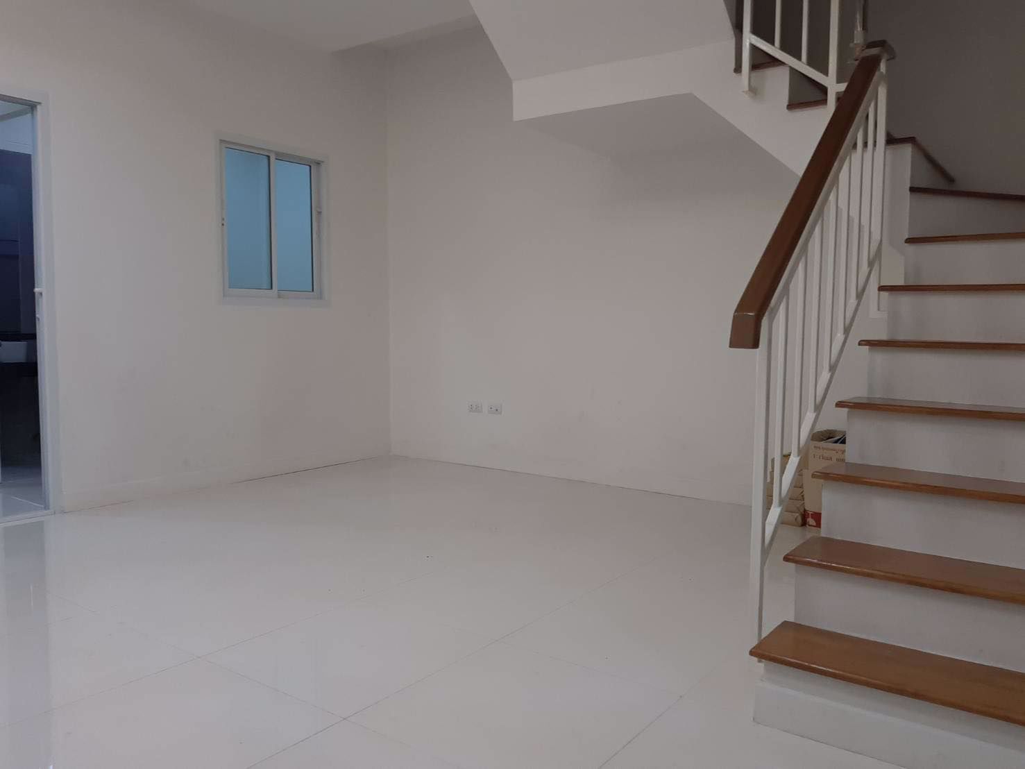 ขายทาวน์โฮมออฟฟิต-ห้วยขวาง