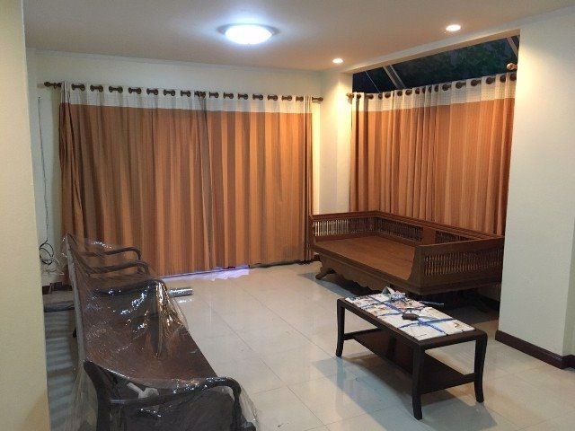 บ้านเดี่ยวให้เช่าหมู่บ้านสัมมากร-รามคำแหง-112-หลังหัวมุม