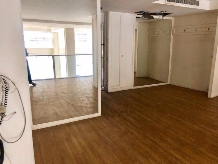 ให้เช่าและขาย-อาคารพาณิชย์ติดถนนทองหล่อ-สุขุมวิท