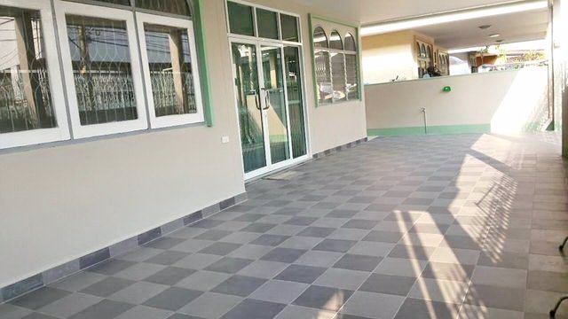 ให้เช่าบ้านเดี่ยวชั้นเดียว-โชคชัย-4-เดินทางสะดวก