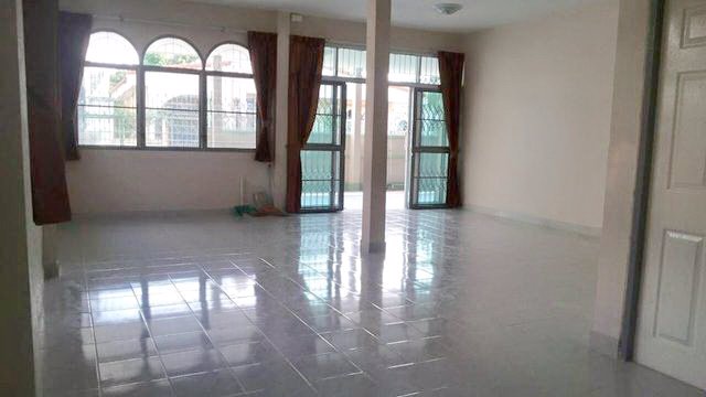 ให้เช่าบ้านเดี่ยวชั้นเดียว-โชคชัย-4-เดินทางสะดวก