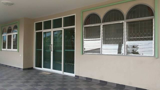 ให้เช่าบ้านเดี่ยวชั้นเดียว-โชคชัย-4-เดินทางสะดวก