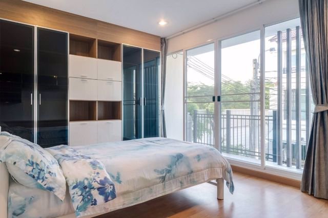 ขายและให้เช่าทาวน์โฮมโครงการ-บ้านกลางเมืองเกษตร-นวมินทร์2-ซอยลาดปลาเค้า-79-ตกแต่งระดับพรีเมียม