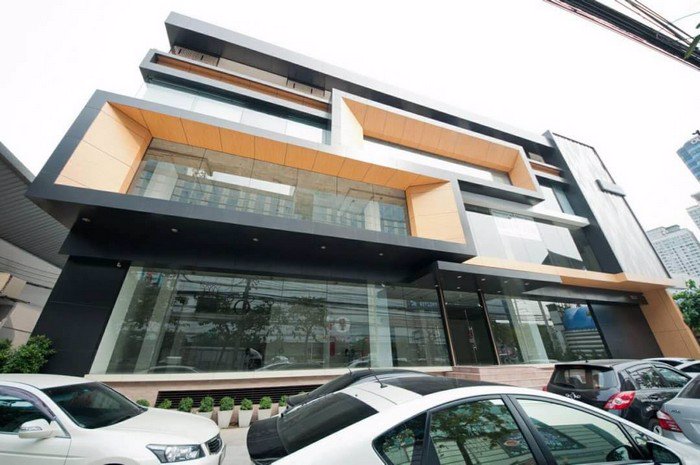 โชว์รูมสำนักงานให้เช่า-ทำเลดีมาก-ติดถนนใหญ่รัชดาภิเษก-และใกล้-mrtรัชดาภิเษก-เพียง-240-เมตร