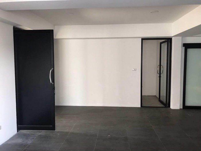 ขายให้เช่าอาคารพาณิชย์-4-ชั้น-2-คูหาอยู่หลังห้างเอ็มควอเทียร์-สุขุมวิทซอย-35