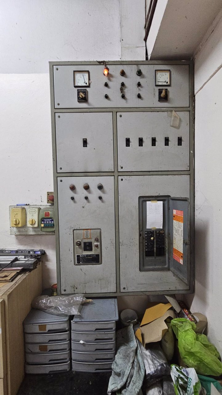 ขายตึกสวยติดกัน-4-คูหา-3-ชั้นครึ่ง-บนทำเลธุรกิจถนนเอกชัย-บางบอน