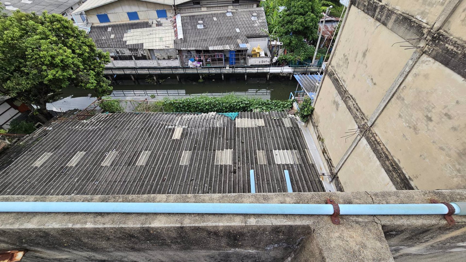 ขายตึกสวยติดกัน-4-คูหา-3-ชั้นครึ่ง-บนทำเลธุรกิจถนนเอกชัย-บางบอน