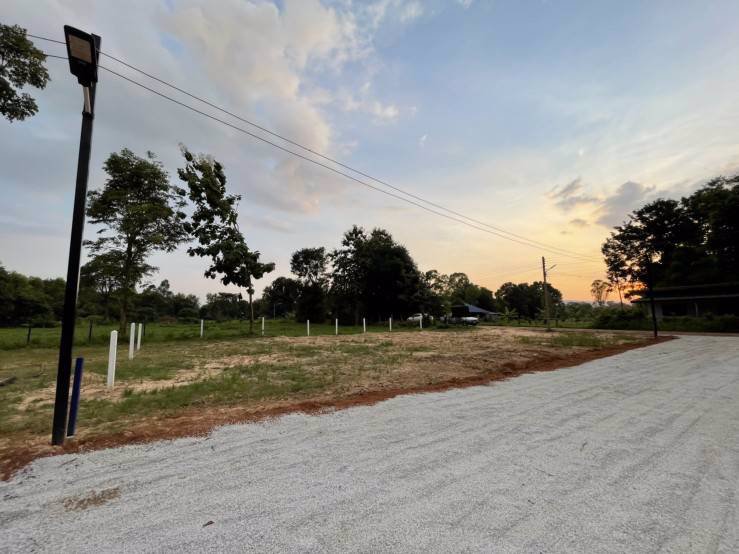 ขายที่ดินปรับถมแล้วในอำเภอเมืองสกลนคร-ราคาถูก-โฉนดพร้อมโอน