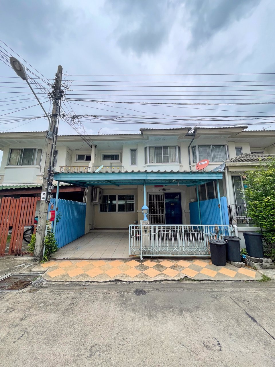 ขาย-ทาวน์โฮม-2-ชั้น-3-นอน-ใกล้รถไฟฟ้าสายสีชมพู