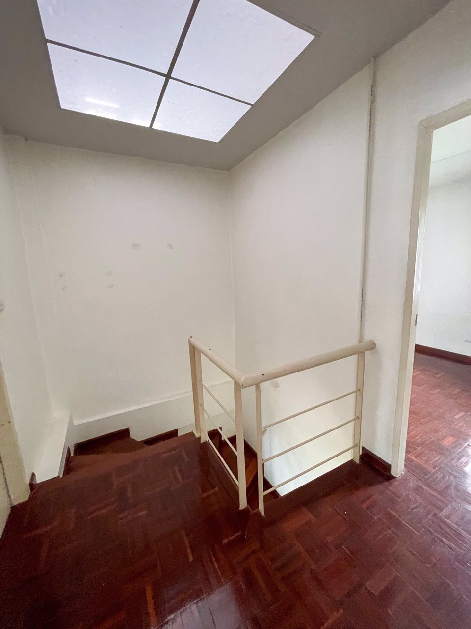 ขาย-ทาวน์โฮม-2-ชั้น-3-นอน-ใกล้รถไฟฟ้าสายสีชมพู