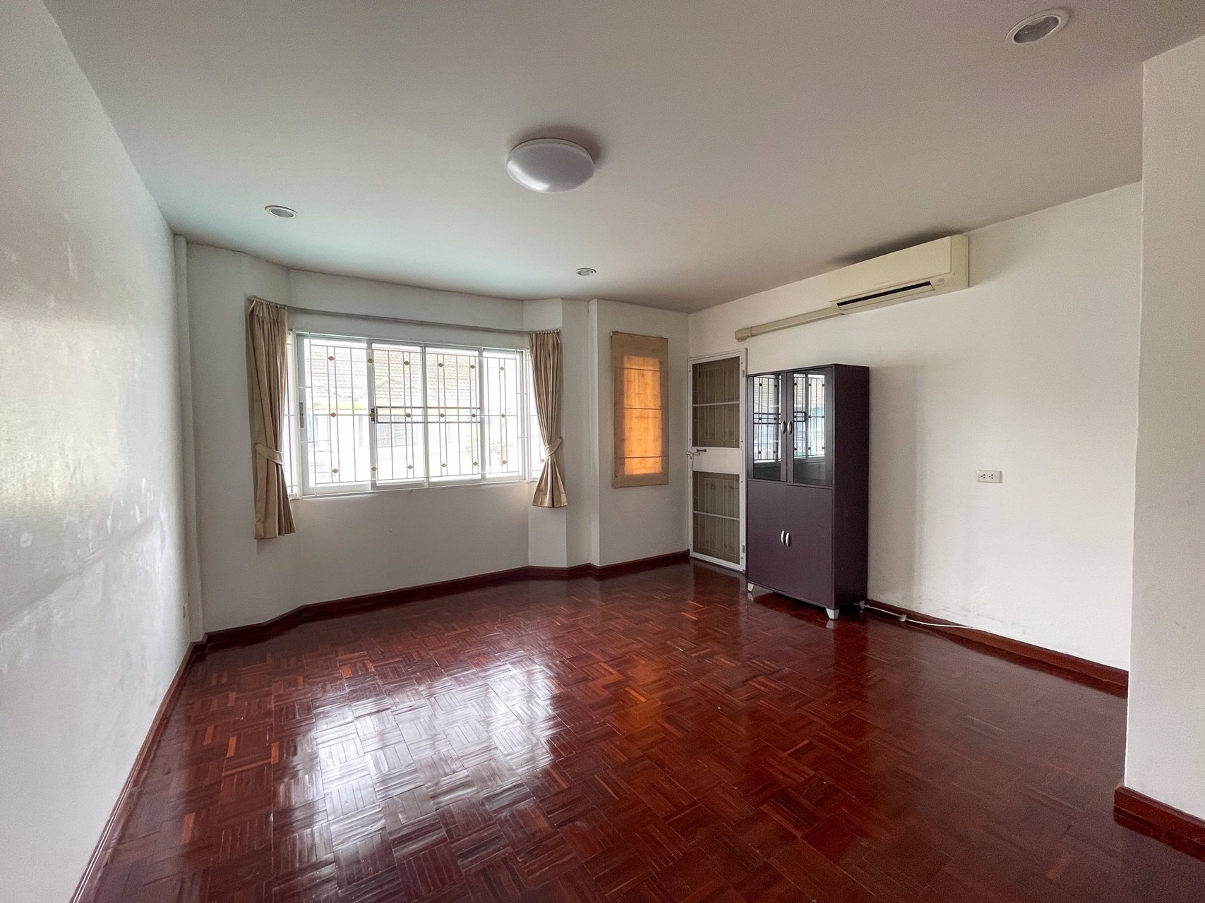 ขาย-ทาวน์โฮม-2-ชั้น-3-นอน-ใกล้รถไฟฟ้าสายสีชมพู