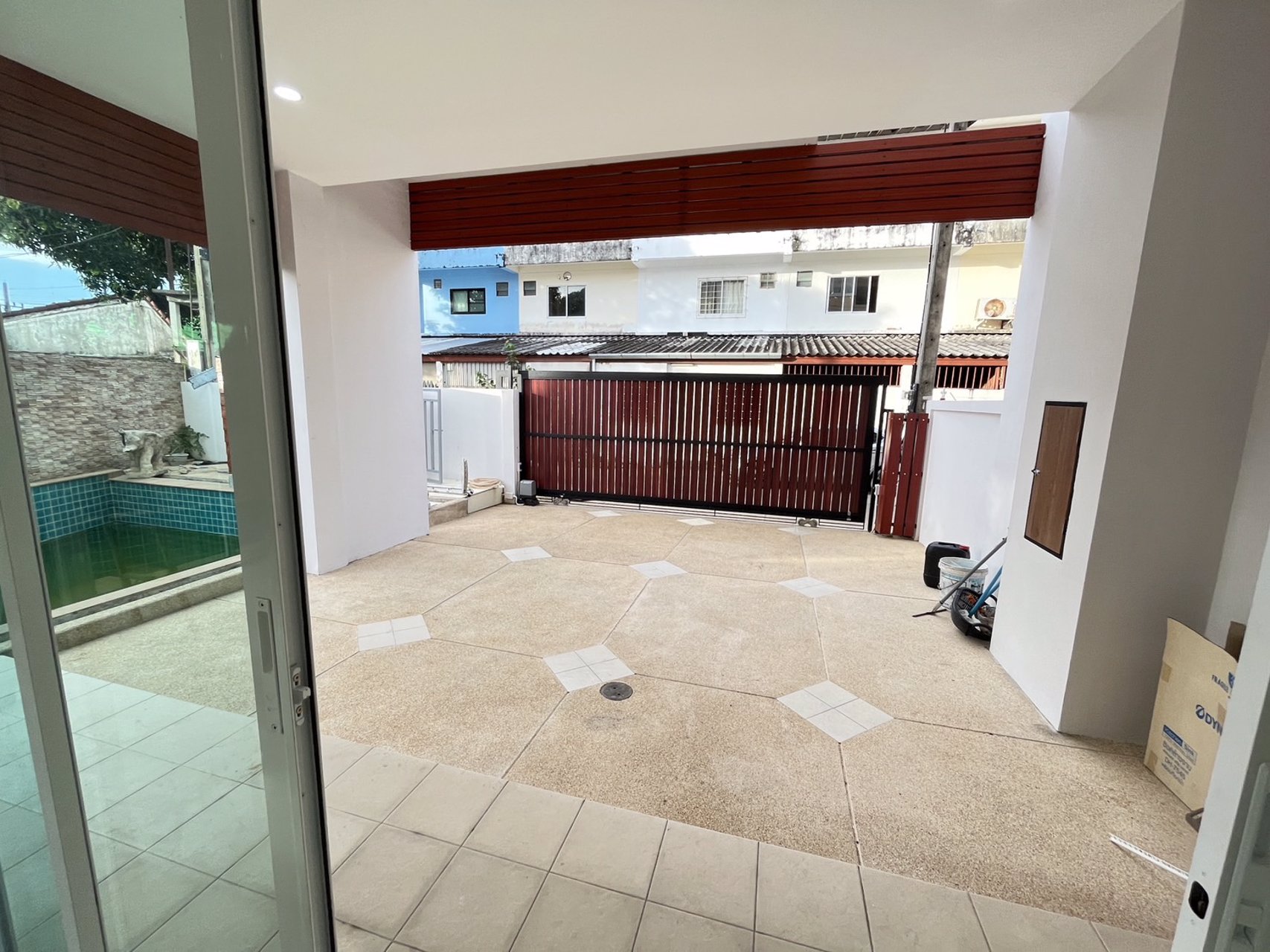 ประกาศขาย-อาคารที่พักอาศัย-3-ชั้น-มีสระว่ายน้ำ-เชิงทะเล-ภูเก็ต-ราคา-799-ล้าน