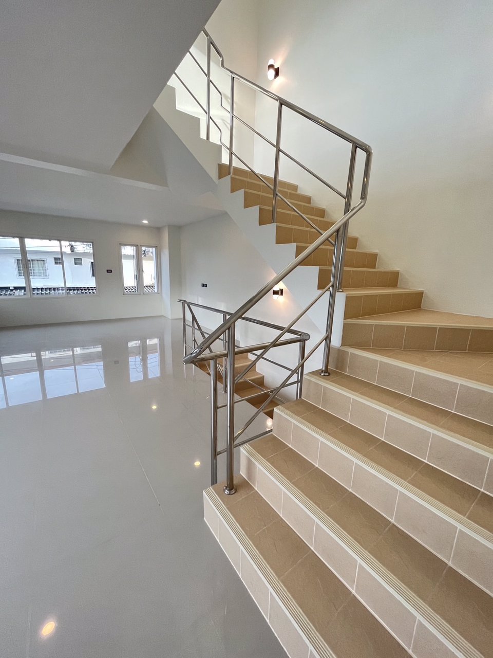 ประกาศขาย-อาคารที่พักอาศัย-3-ชั้น-มีสระว่ายน้ำ-เชิงทะเล-ภูเก็ต-ราคา-799-ล้าน