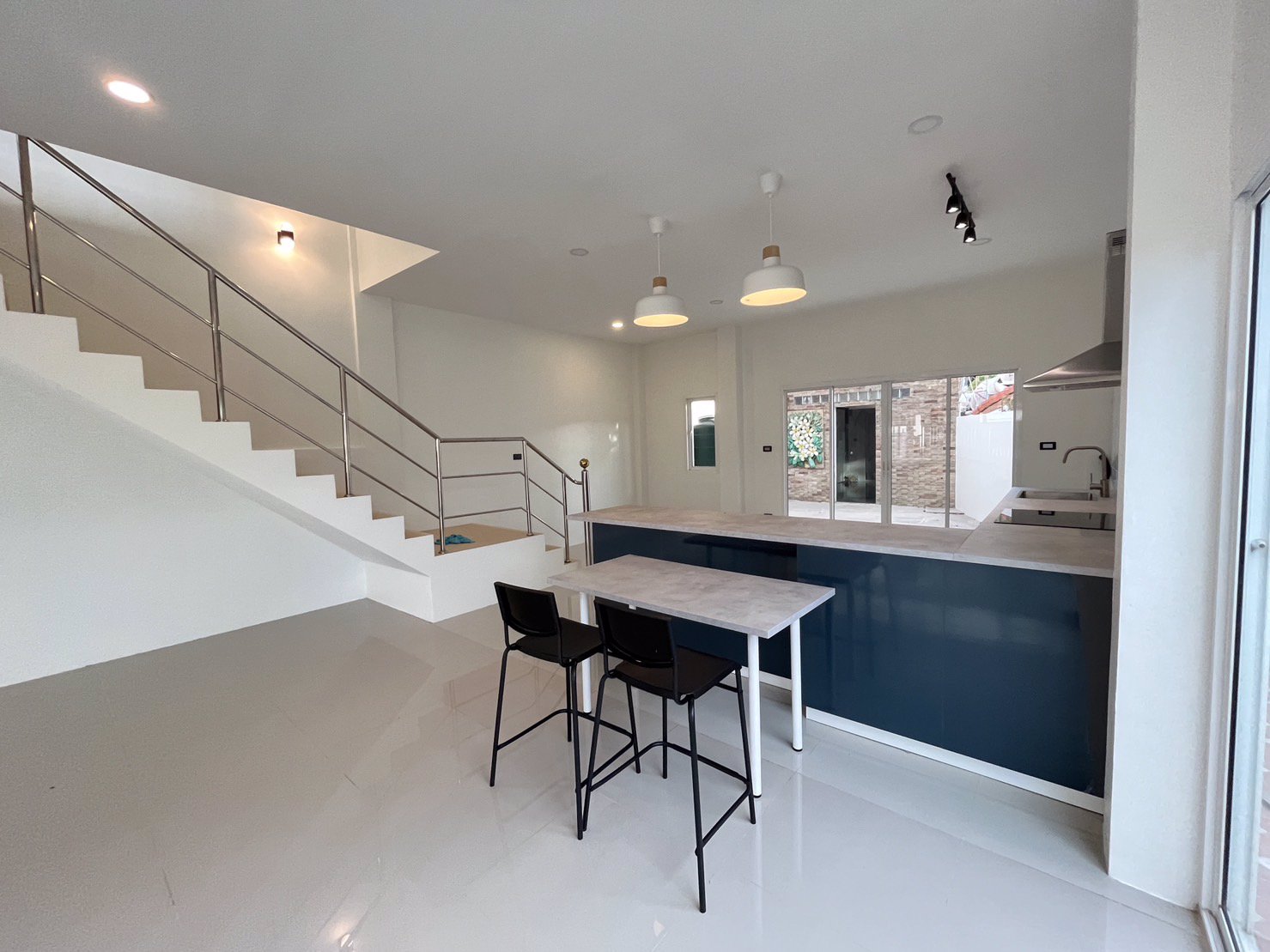 ประกาศขาย-อาคารที่พักอาศัย-3-ชั้น-มีสระว่ายน้ำ-เชิงทะเล-ภูเก็ต-ราคา-799-ล้าน