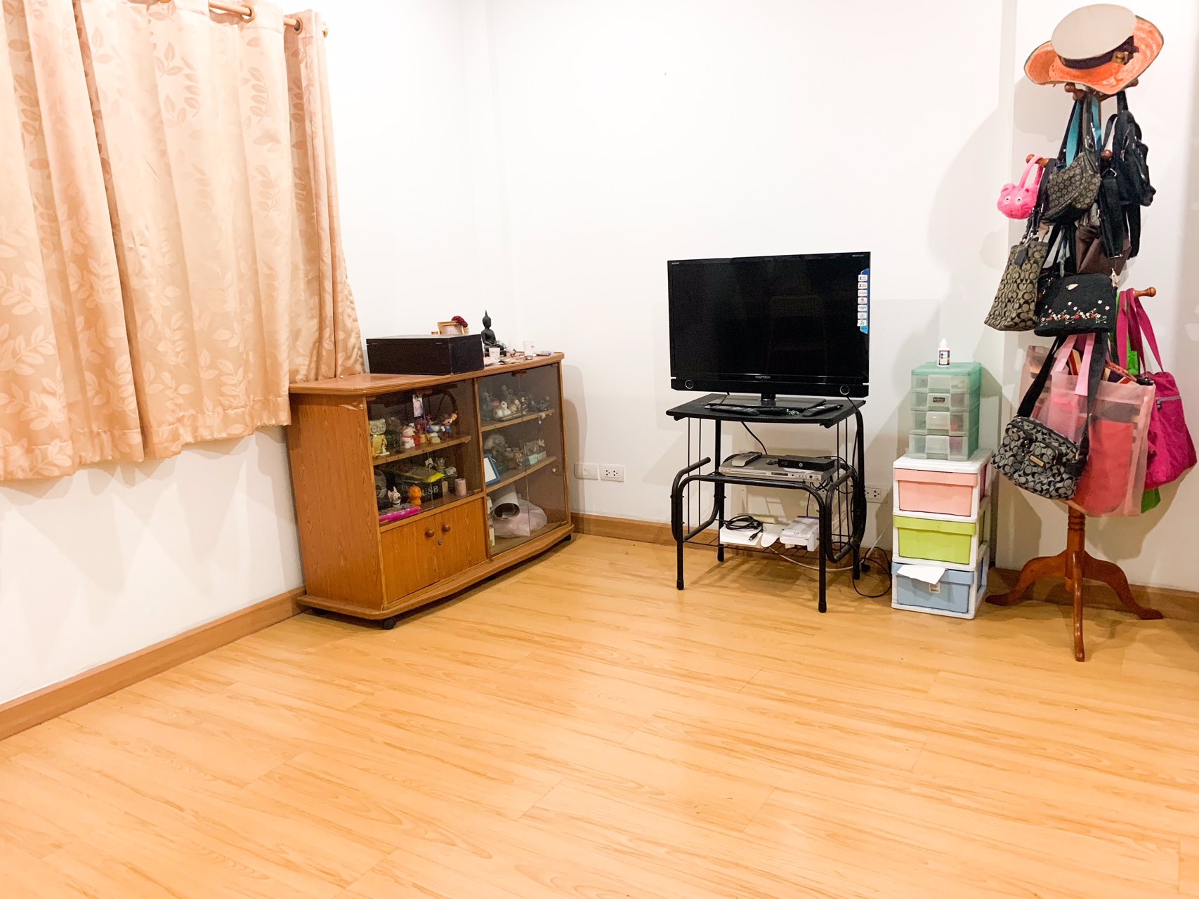 ขายทาว์นโฮม-3-ชั้น-หมู่บ้านสารินวิซ-ซอยสุขุมวิท-107